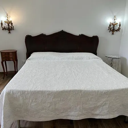 Santa Venera Vila *