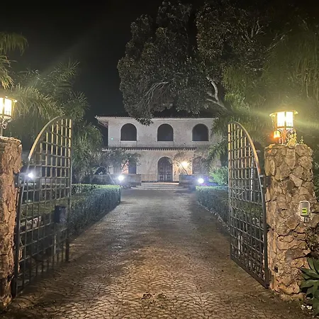 Villa Santa Venera *