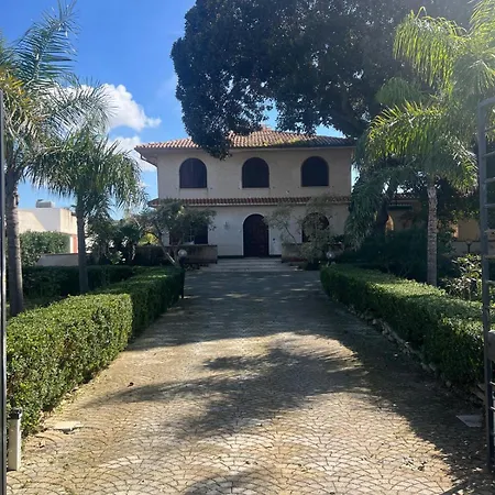 Villa Santa Venera *